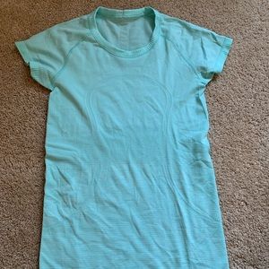 Short sleeve tight exercise shirt
